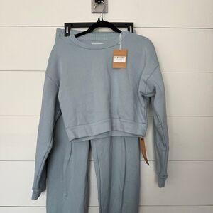 Reformation Women’s XS Barely Blue Hunter Sweatshirt and Sweatpants Outfit New